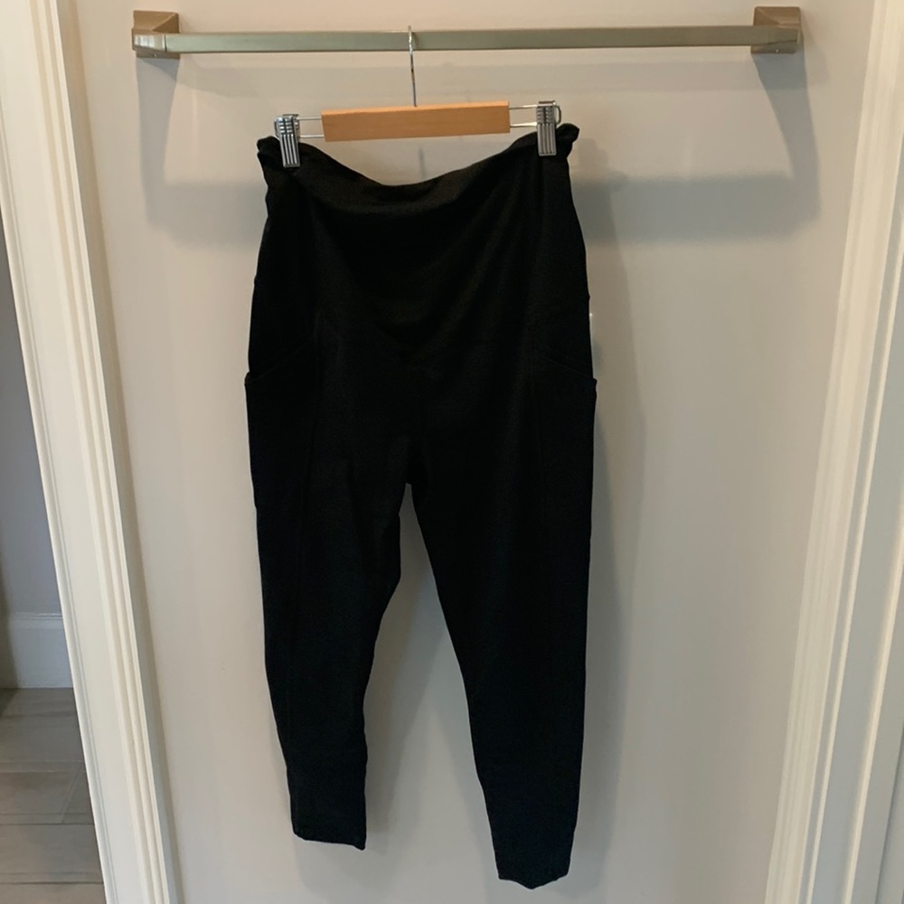 Maternity workout leggings